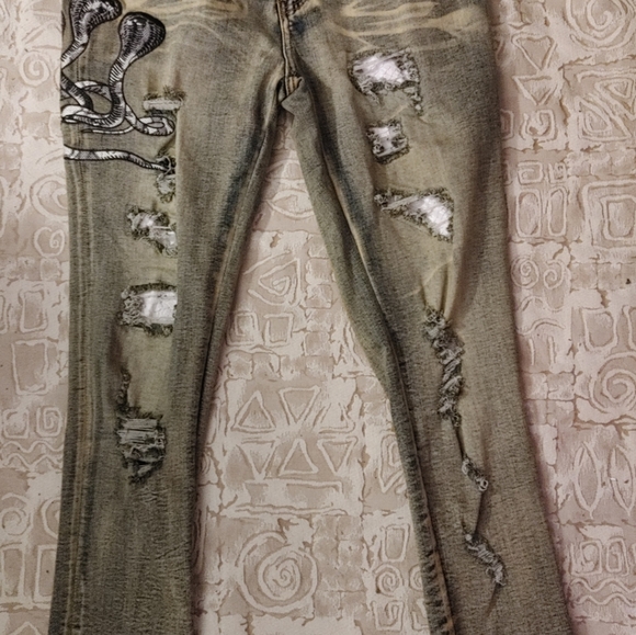 Amiri jeans perfect condition price negotiatable. Dropping price for one day 700 - Picture 9 of 9